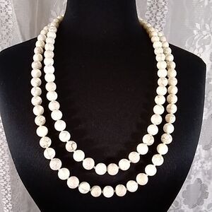 Vintage CHICO'S Women Log Noklace